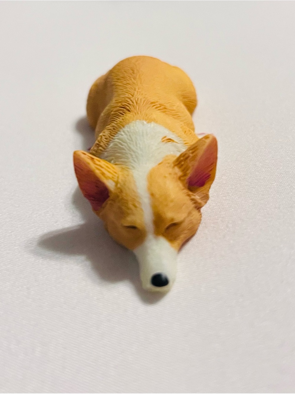 New Mini Sleeping Corgi Figurine - Tan & White
